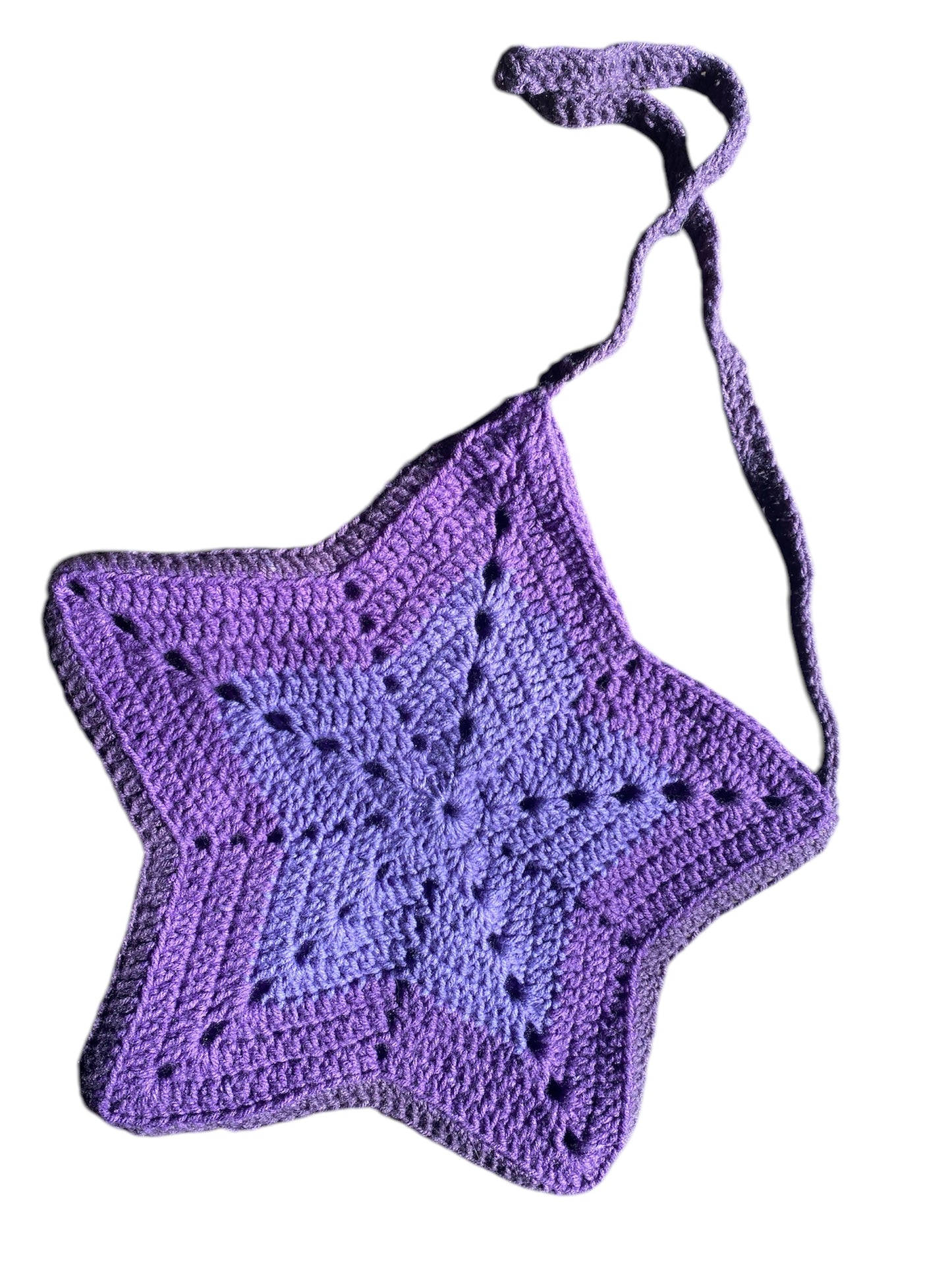 Bolso bandolera con estrellas de crochet en color morado